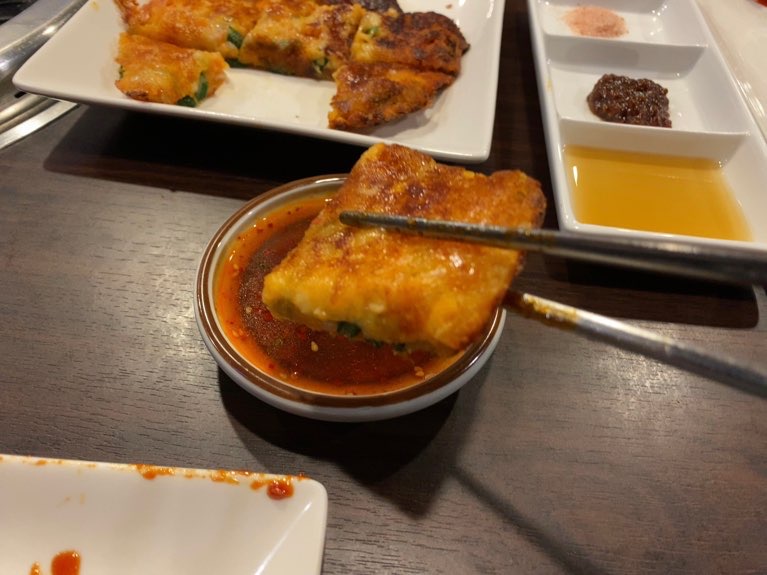 韓国料理テジラボ豊田店 チヂミ一口