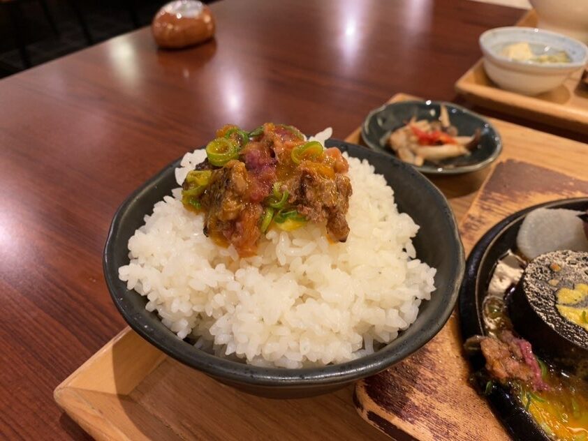 米と味噌と挽肉と。豊田店　ハンバーグ丼