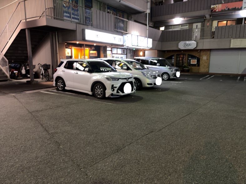 魚貝バル 魚群（豊田市）　駐車場