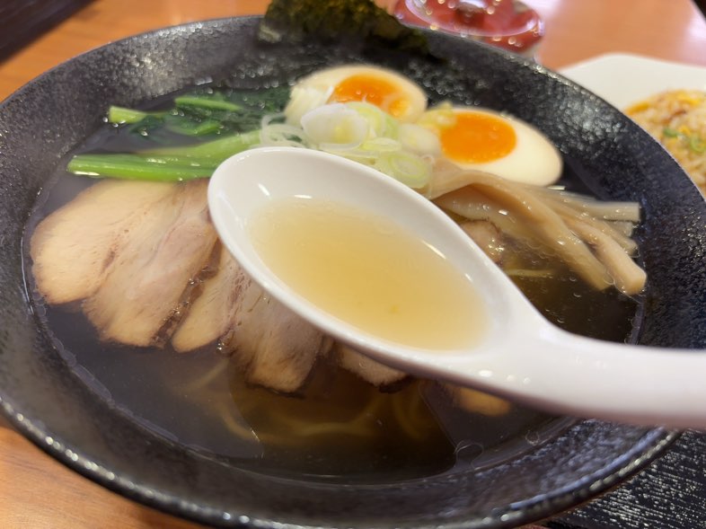 塩麺 丸申商店（豊田市）　スープ一口