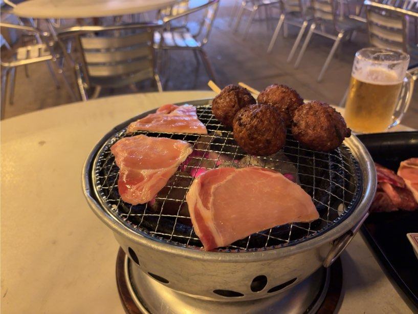 本格炭火焼肉ビアガーデンHawaii（プラザホテル豊田）　つくねと豚ロース