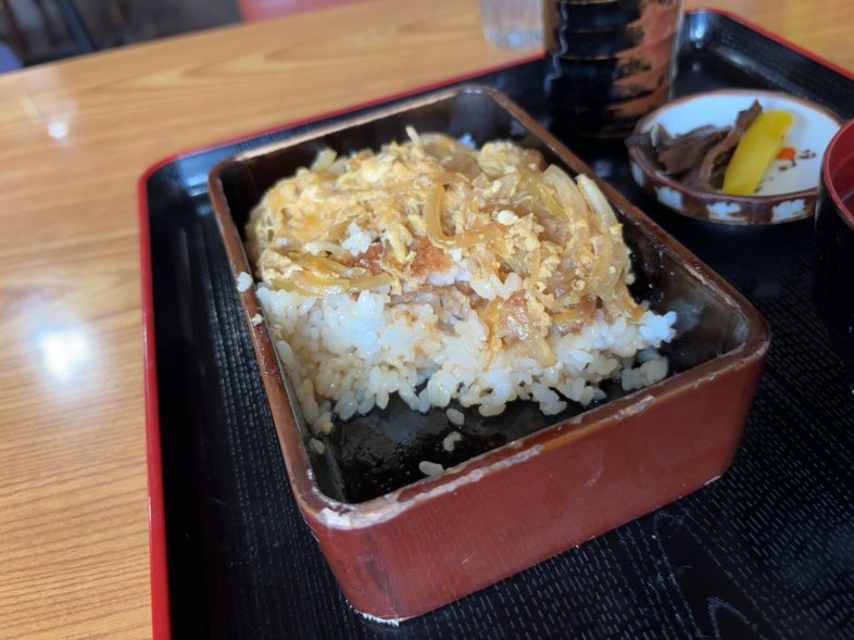 すぎたや（豊田市足助）　カツ重の断面