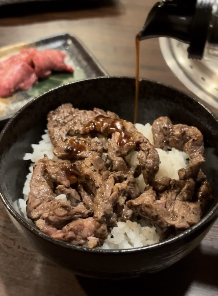 焼肉みち（豊田市）　ダイヤモンドカット赤身にタレ