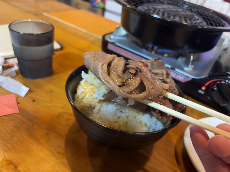 焼肉鉄板 ホルモン家（豊田市）　大判リブロース一口