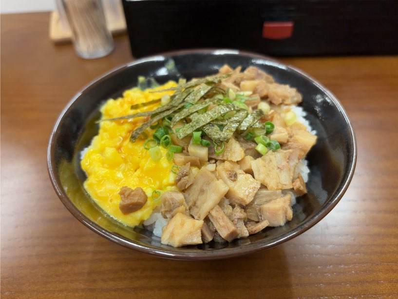 横浜家系ラーメン赤家（豊田前山店）　豚丼