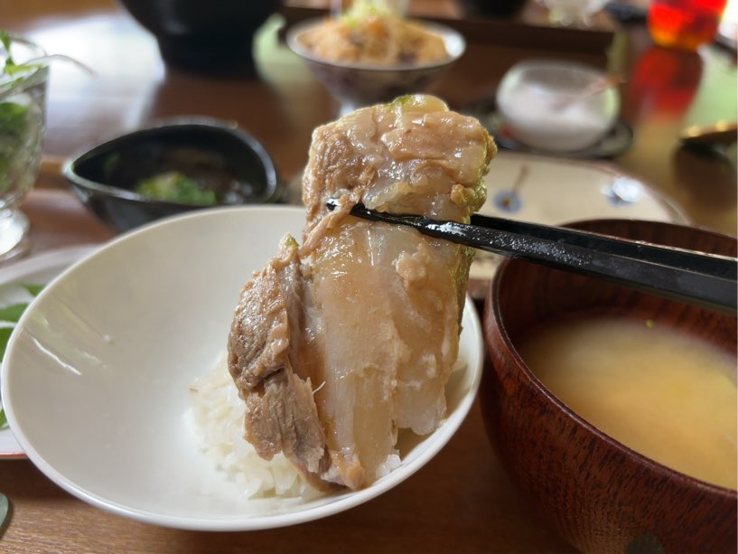 いちゃりばちょーでー（豊田市）　ソーキ一口