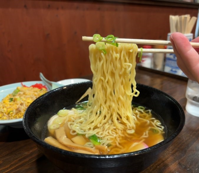 丸久（新豊田駅） チャーシューメンの麺