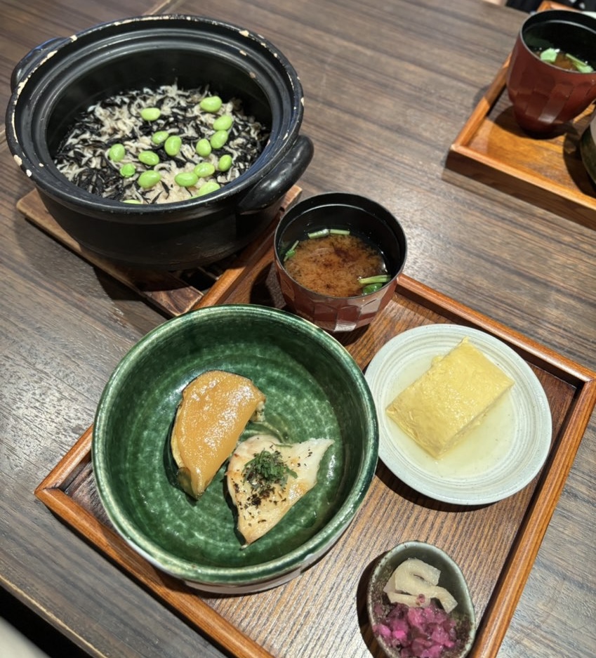 和is魯菴（ろあん）　土鍋ごはんとおかず