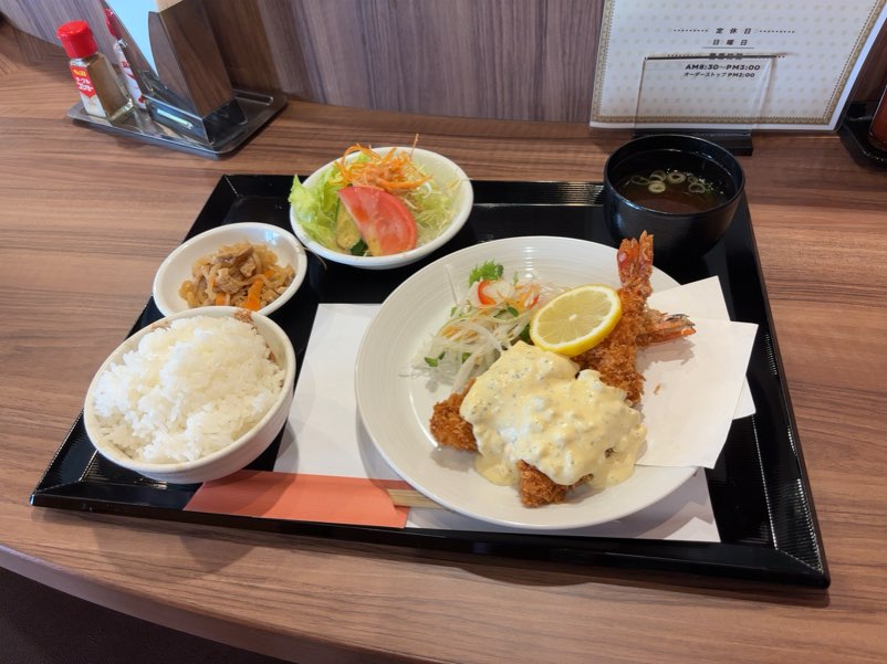 洋食マルブン（豊田市）　エビフライランチ