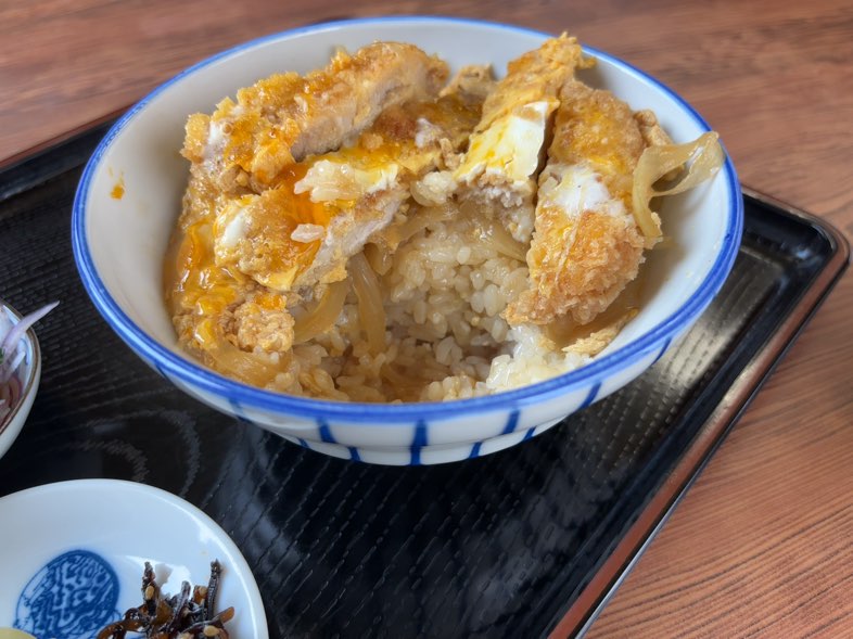 鈴屋食堂　カツ丼の断面