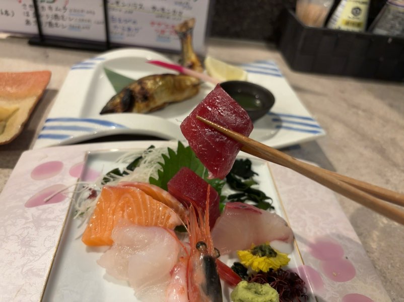 寿司ダイニングとんぼ本店　マグロの刺身