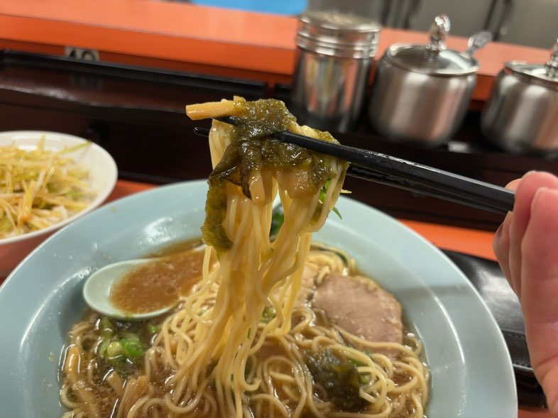 ネギいちラーメン元町店　アーサーみたいなノリ