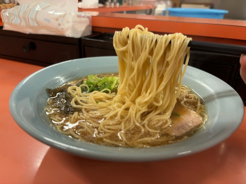 ネギいちラーメン元町店　ラーメンの麺