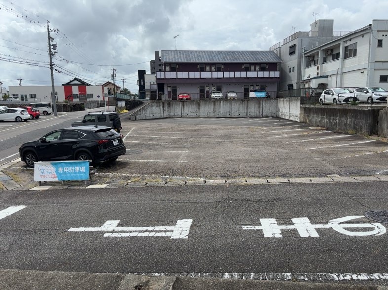 Deli di Cafe (デリディカフェ)　駐車場