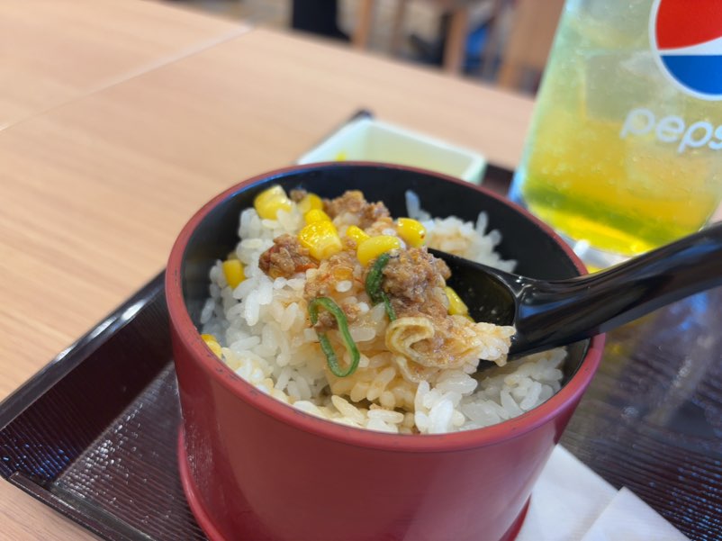 ダイニングこころも（おいでんの湯）　台湾ミンチ×白米一口