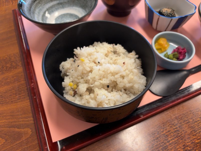 食処恵乃喜　麦ごはん