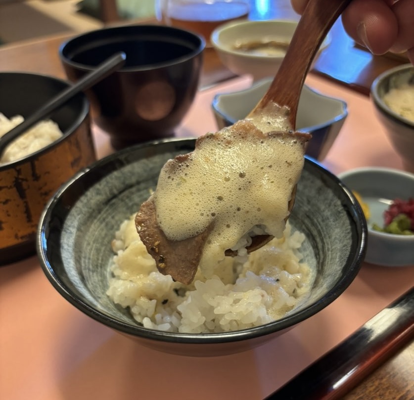 食処恵乃喜　麦ごはん×とろろ×牛タン