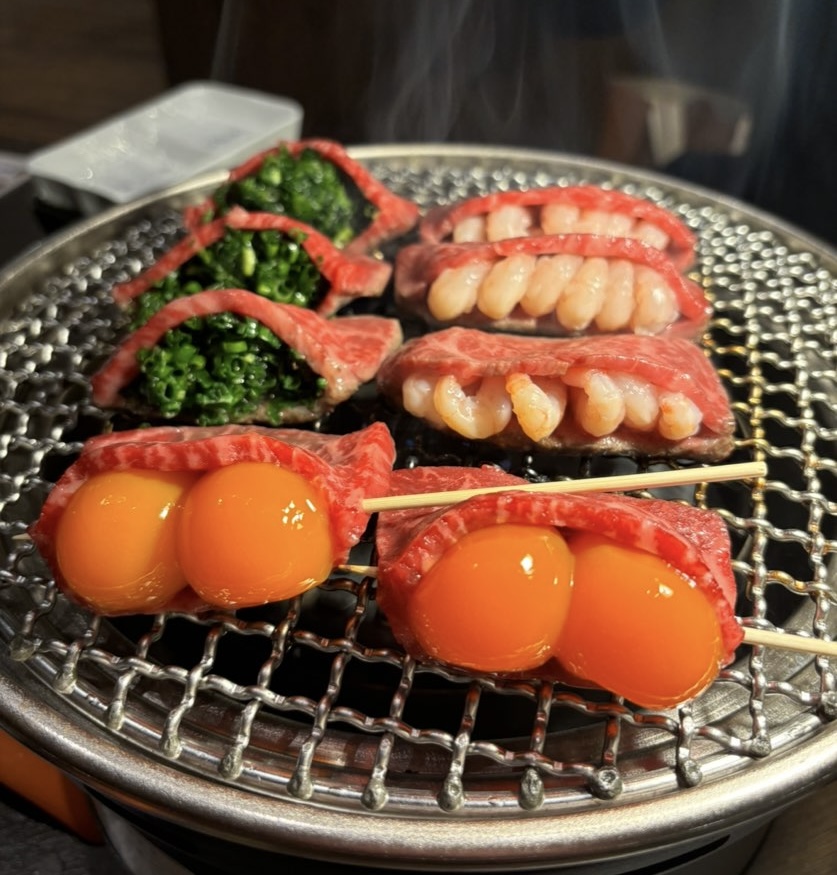 大衆焼肉こたろう豊田店　肉を焼いてる状態