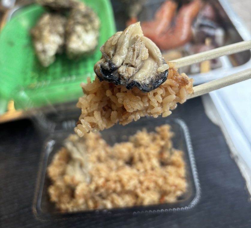 出張カキ小屋 牡蠣奉行 豊田市駅　カキご飯一口