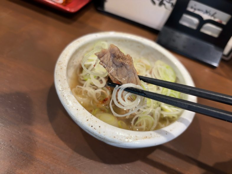さんきゅうらーめんHARATAYA 牛すじ一口