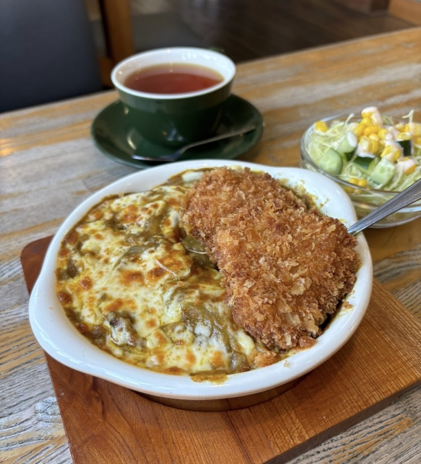 カフェ&ギャラリーコスモス(豊田市) チーズカレーとササミカツ