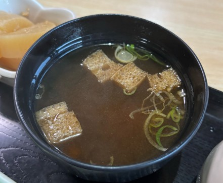 味処しらとり(豊田市) 味噌汁