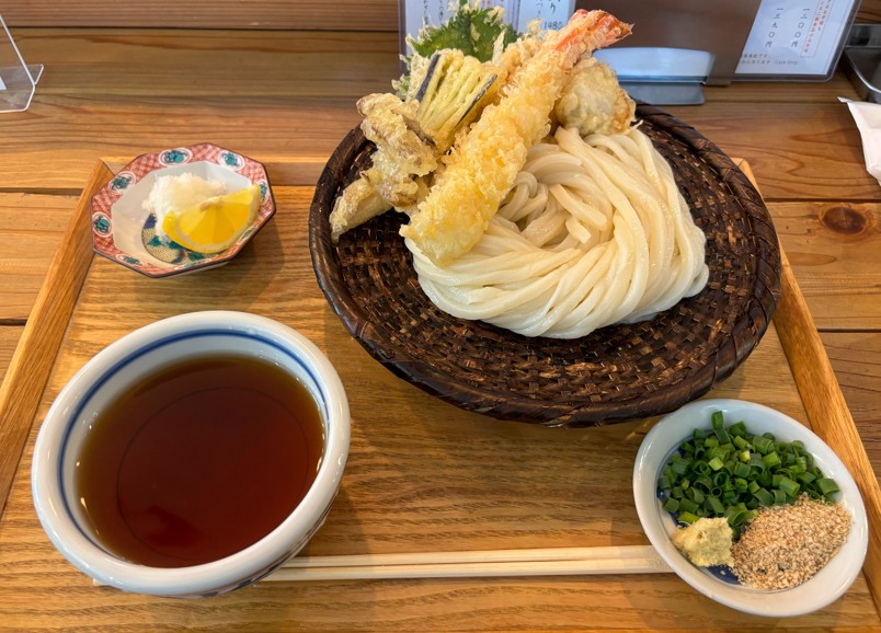 うどんマルナナ(豊田市) 大エビ海鮮天うどん