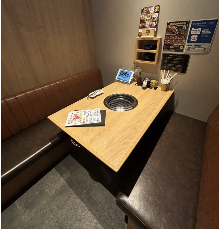 個室焼肉鉢屋 みよし店 店内雰囲気