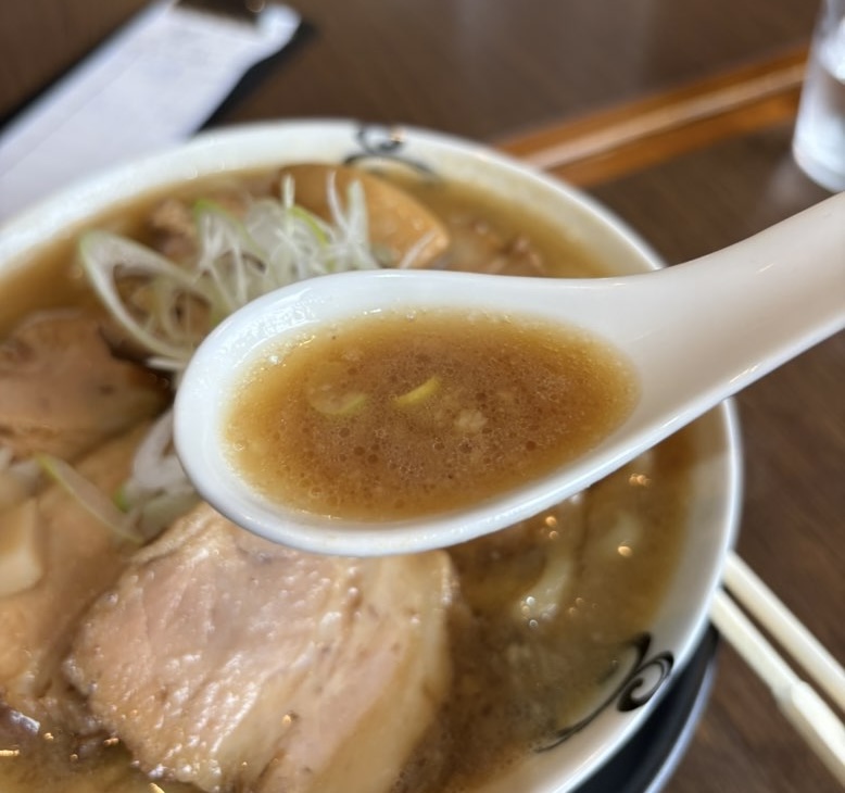 麺創なな家(豊田市) スープ一口