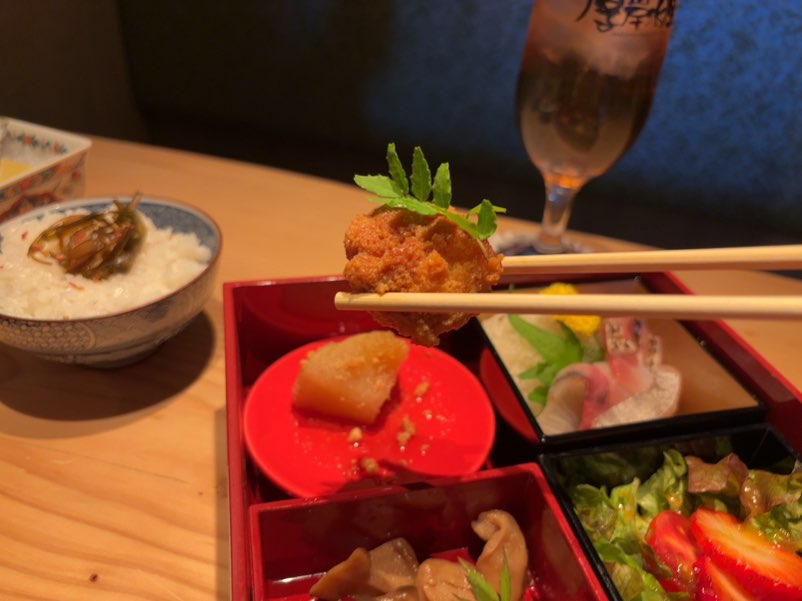 かき小屋厚岸水産 元城店 ヒラマサの卵