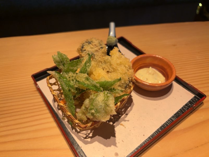 かき小屋厚岸水産 元城店 カキフライと山菜フライ