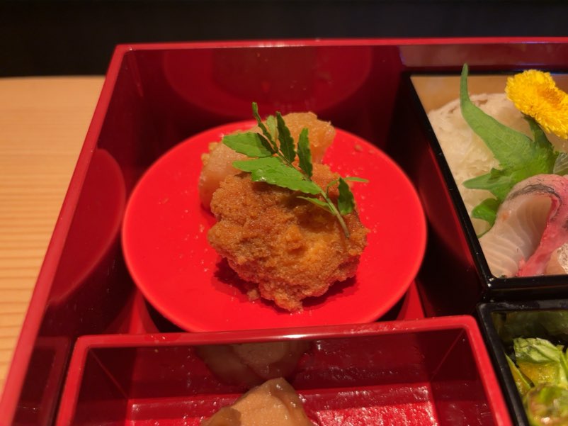 かき小屋厚岸水産 元城店 ヒラマサの卵