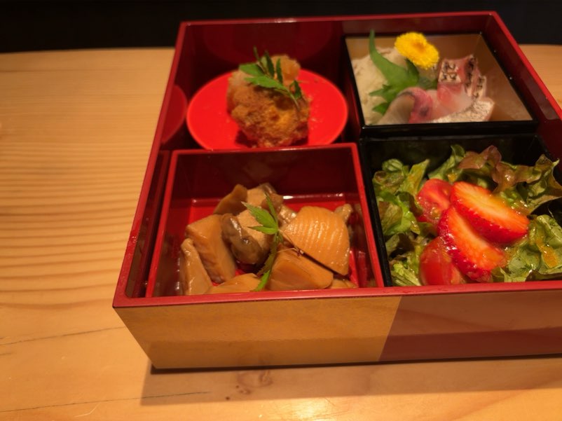 かき小屋厚岸水産 元城店 竹の子としいたけの煮物