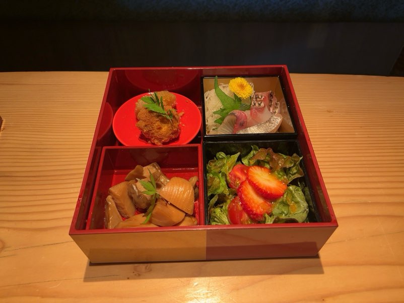 かき小屋厚岸水産 元城店 玉手箱の中身