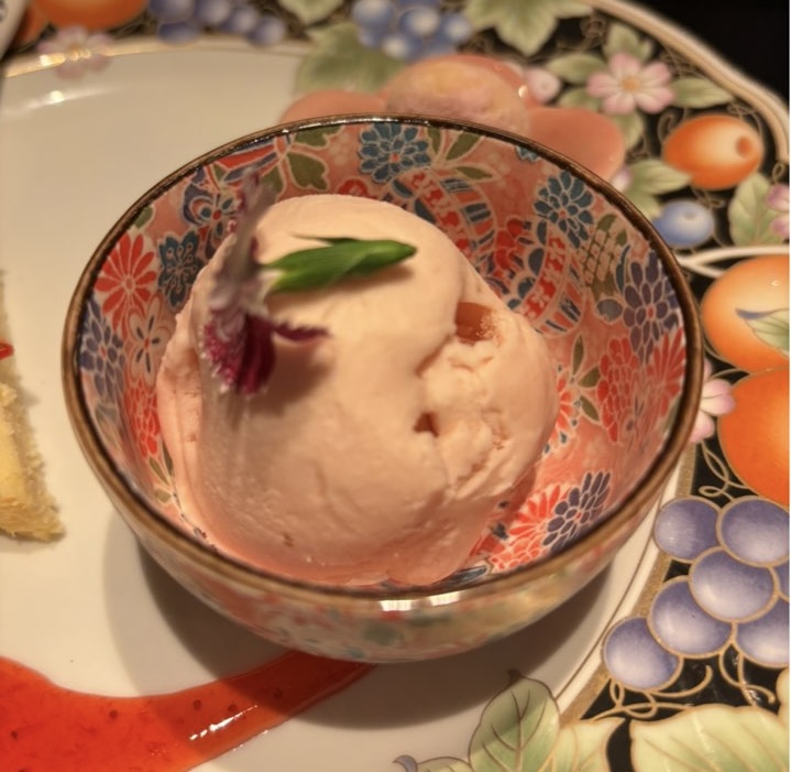かき小屋厚岸水産 元城店 イチゴアイス