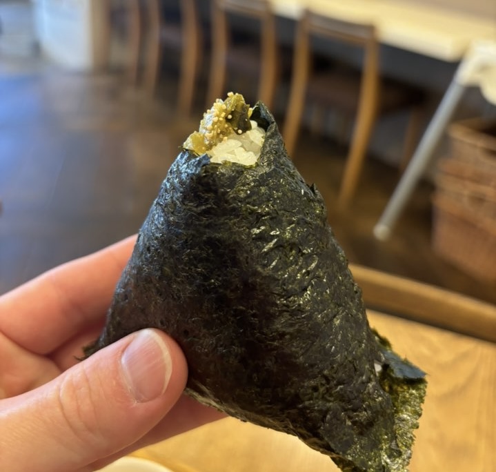 おむすびカフェOMU(おむ)みよし市 おにぎりのたらこ高菜