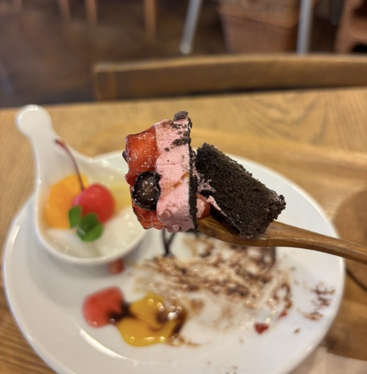 おむすびカフェOMU(おむ)みよし市 ケーキ一口