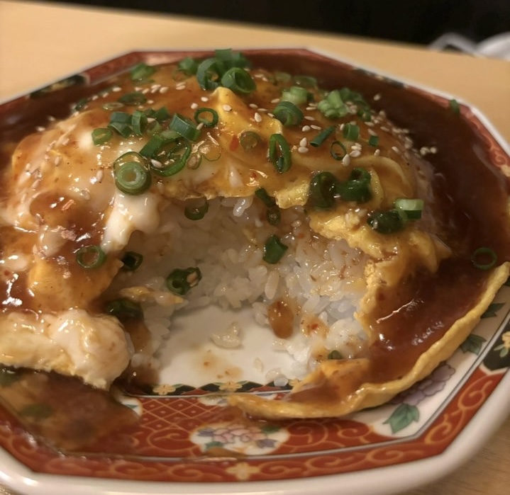台湾中華 マヤク酒場 麻辣天津飯の断面