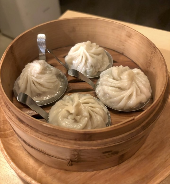 台湾中華 マヤク酒場 小籠包