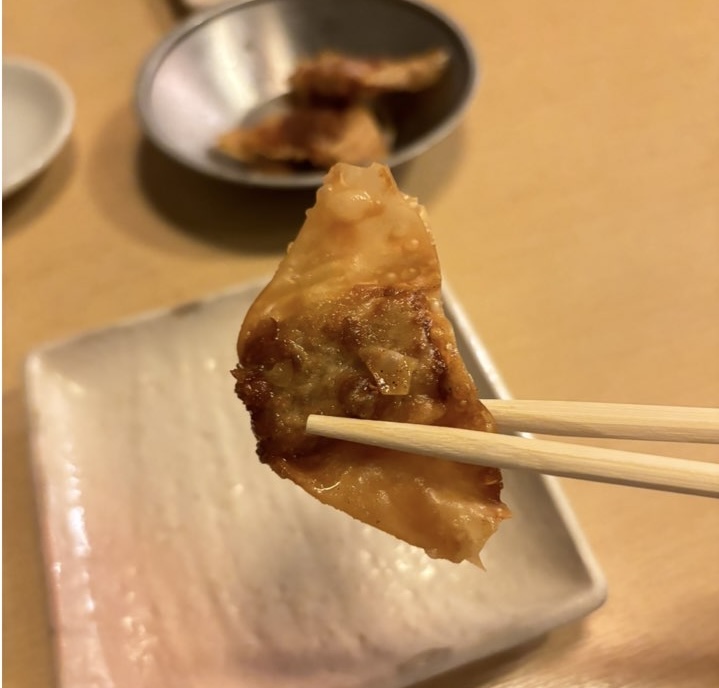 台湾中華 マヤク酒場 揚げ餃子一口