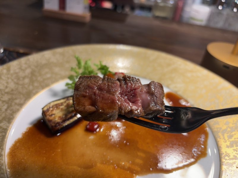 OSTERIA LUN FUJIMOTO di MON CAFE 松阪牛のステーキ一口
