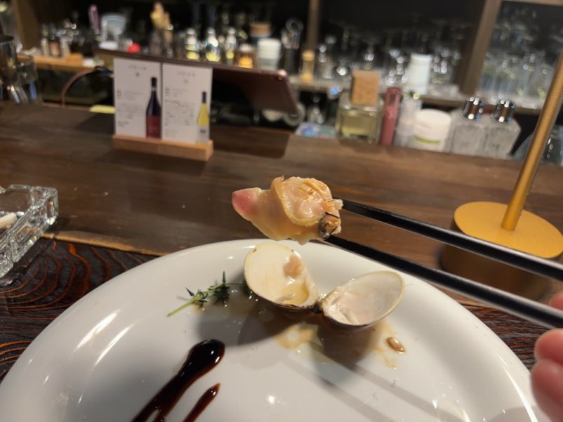 OSTERIA LUN FUJIMOTO di MON CAFE はまぐりの白ワイン煮一口