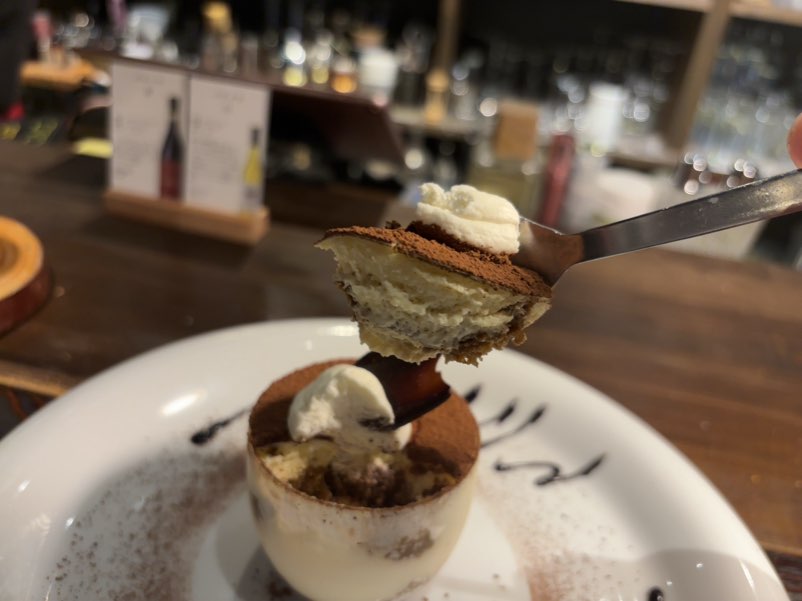 OSTERIA LUN FUJIMOTO di MON CAFE ティラミス一口