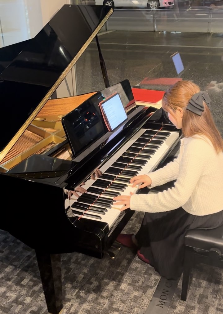 OSTERIA LUN FUJIMOTO di MON CAFE ピアノの生演奏