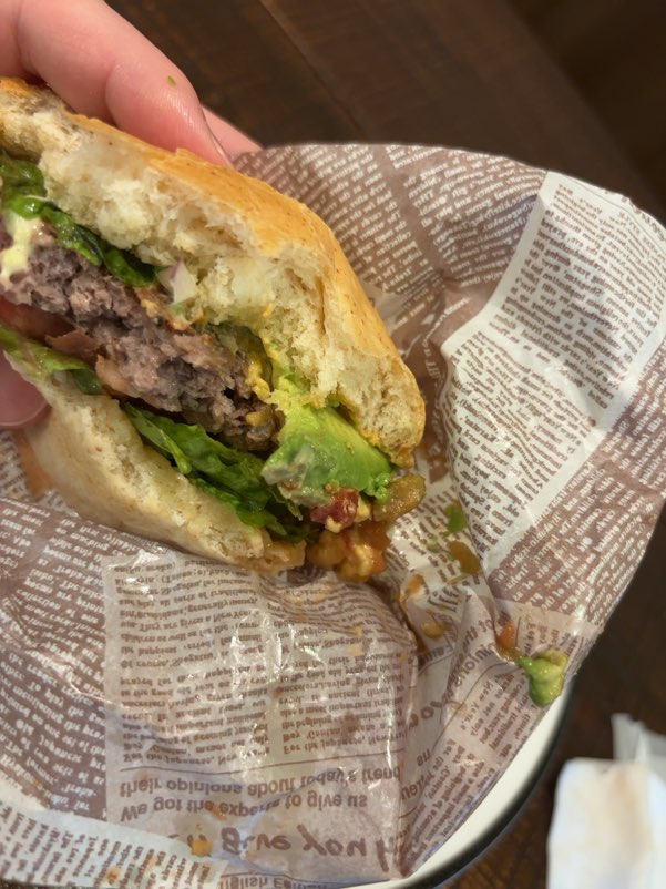 Fields Cafe & ENGLISH バーガーの断面