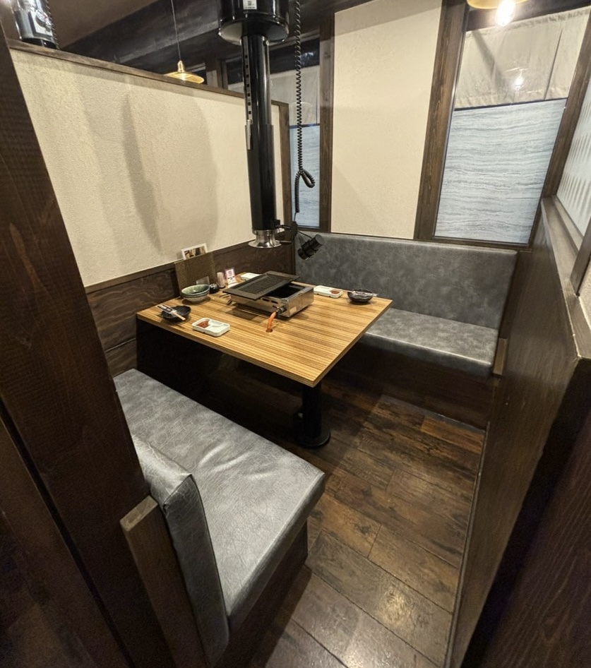 焼肉ホルモンせがれ 店内雰囲気