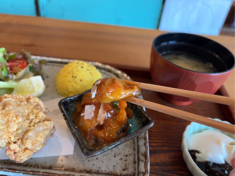 ごはん屋カカ(豊田市) 茄子の煮物一口