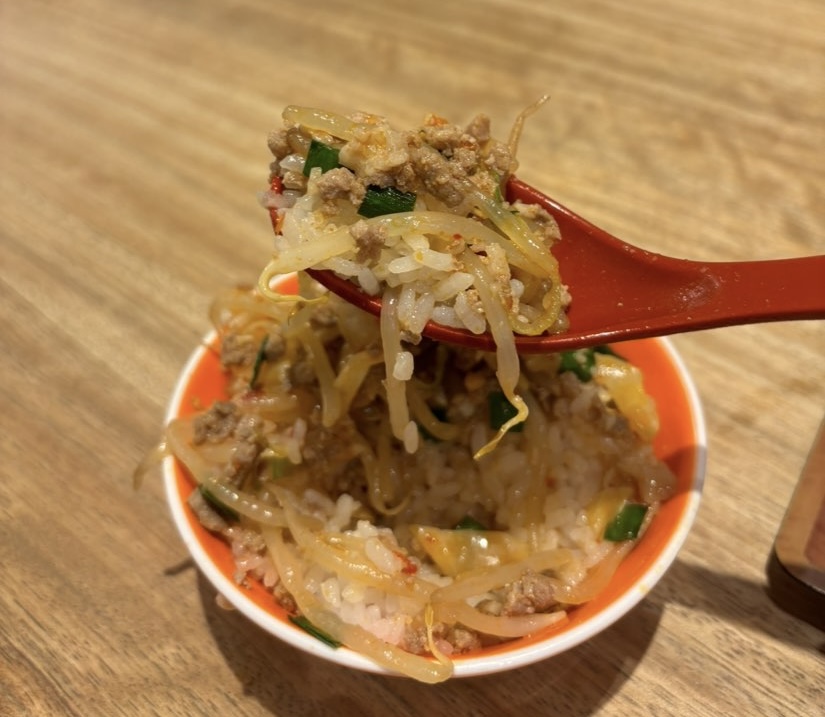 麺屋 小松 T-FOOD STADIUM 追い飯一口