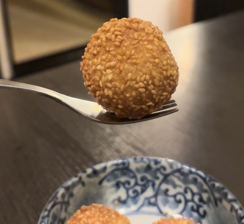 台湾美食夜市101(豊田市) 胡麻団子