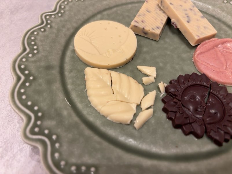 EAST ENDERS coffee & chocolate リーフ型のチョコ